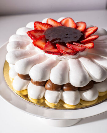 PAVLOVA EN FORMA DE MARGARITA (8/10 PORCIONES)