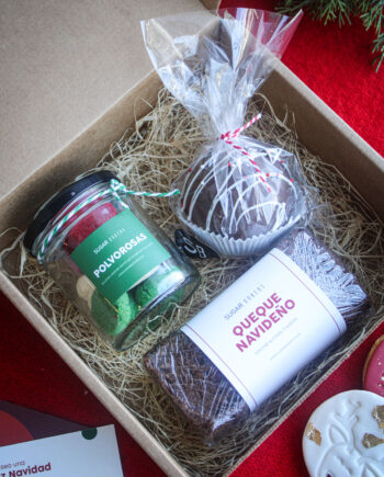 Caja navideña #2: mini cake, choco bomba y polvorosas
