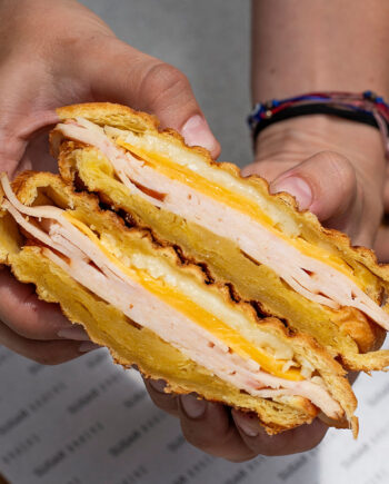 Croissant de pavo y queso