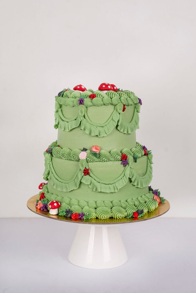 Cake de dos pisos full buttercream