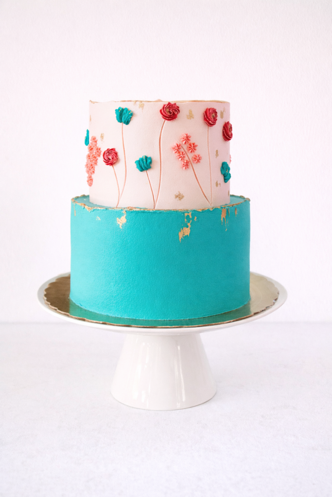 Cake dos pisos liso con detalles