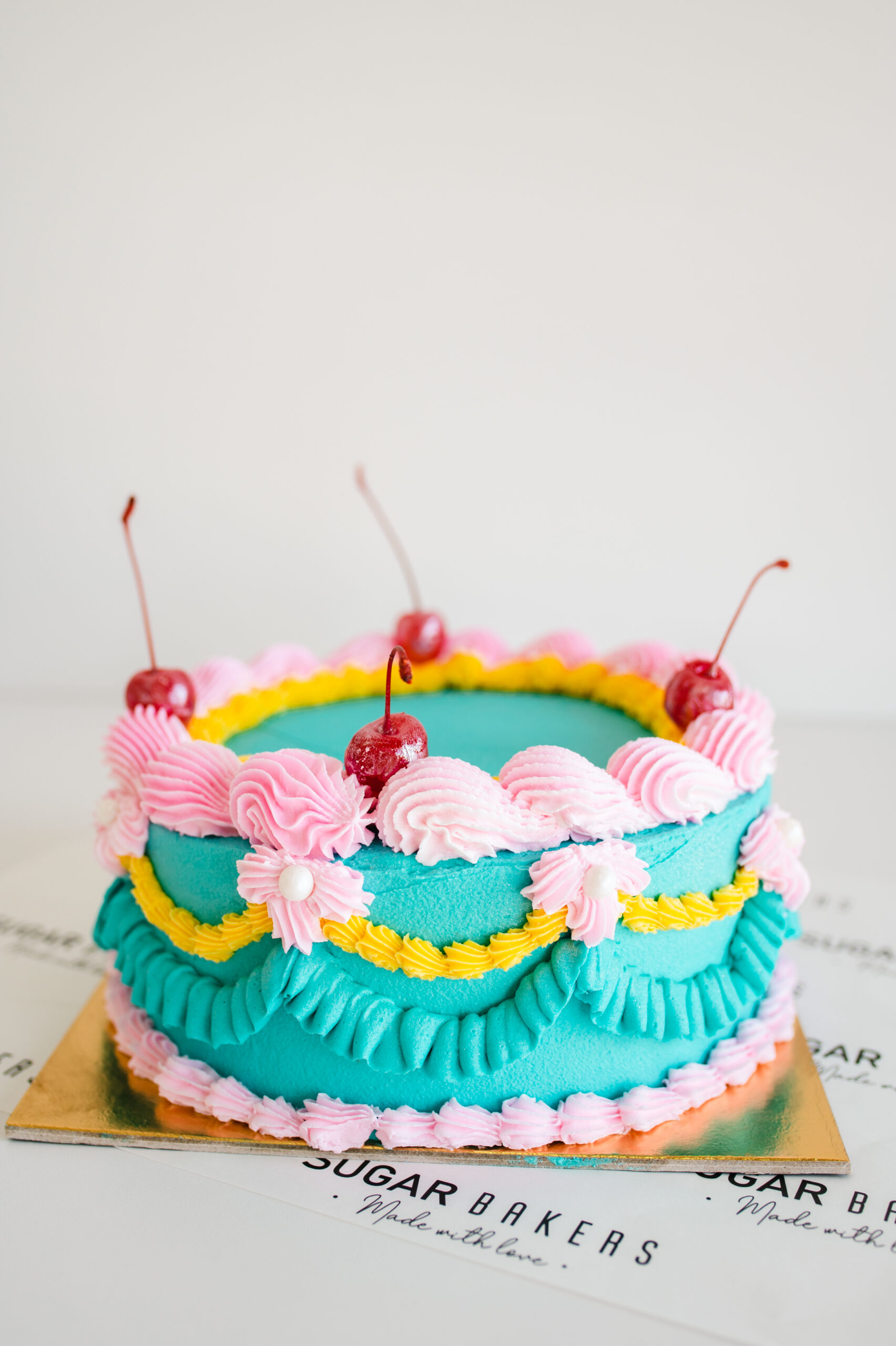 Lunch box cake vintage